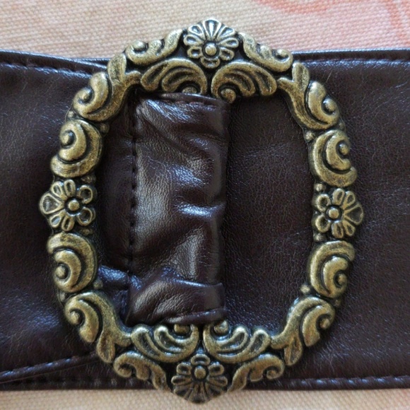 KOHLS Accessories - Free w/ $25 Purchase (Kohls Cute Brown Belt)